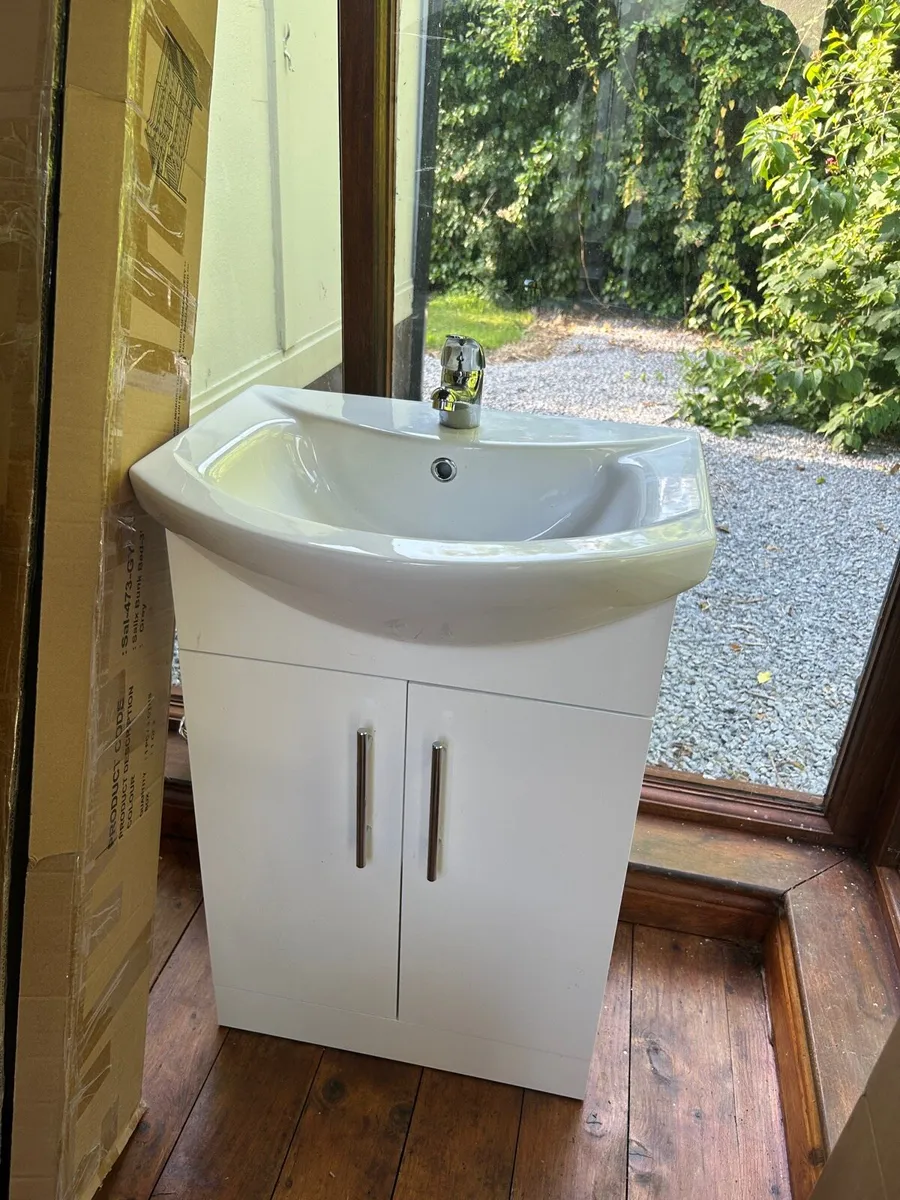 Bathroom Sink - Image 2