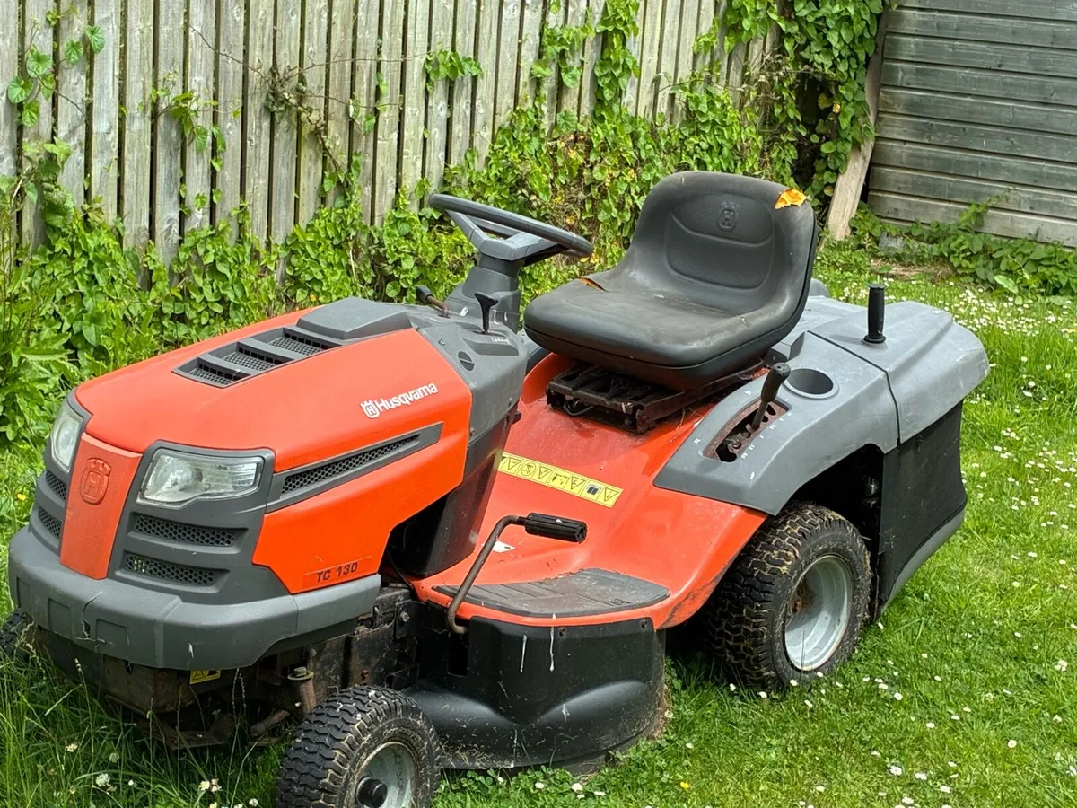 Ride on lawn mower - Image 2