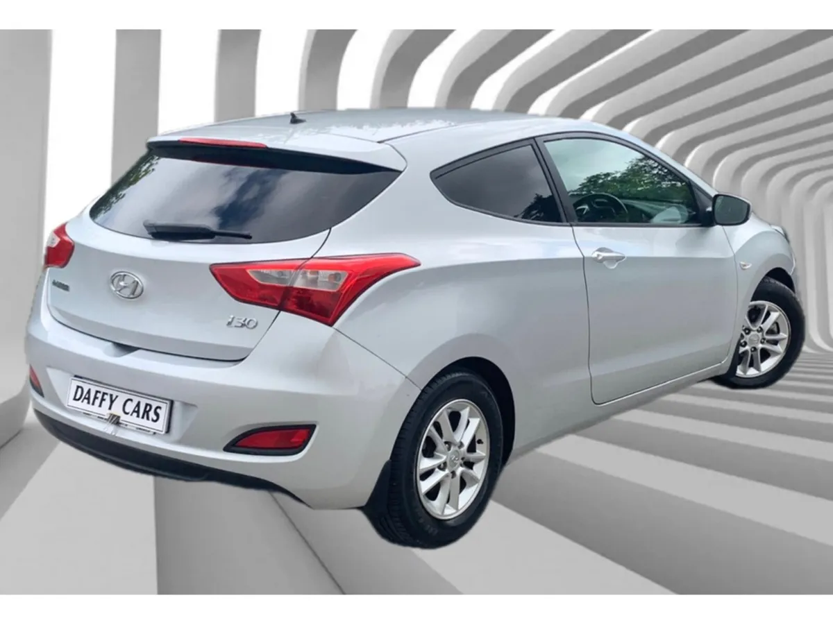 Hyundai i30 I PRO XCEL 1.4 3DR - Image 3
