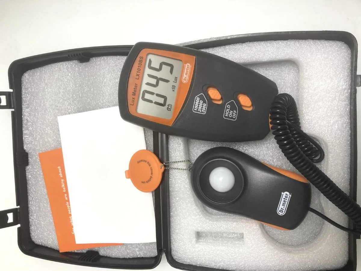 LX1010BS Digital Lux meter/Light meter - Image 1