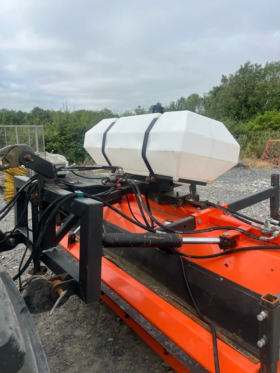 Sweeper like new - Image 1