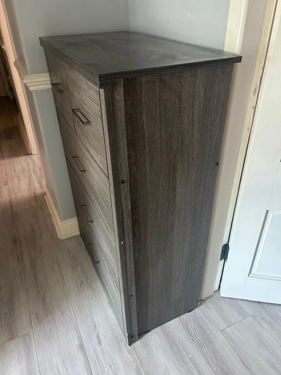 Chest of drawers - Image 2