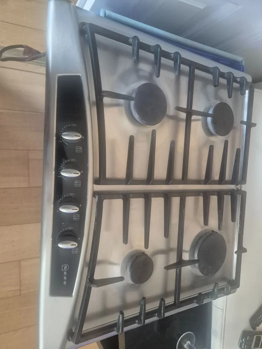 NEFF Gas 4 Ring Hob - Image 3