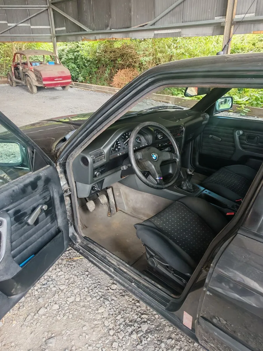 BMW 318 - Image 1