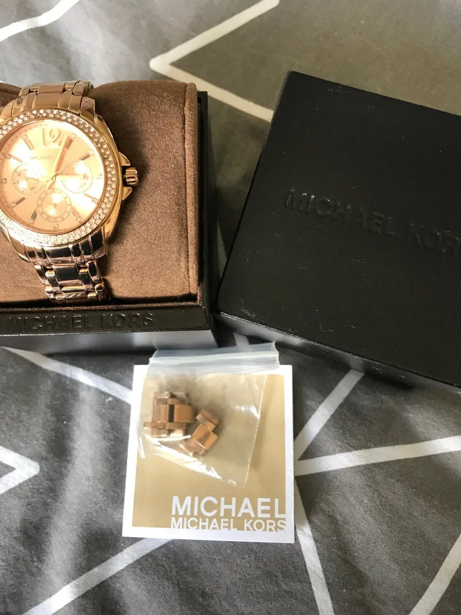 Rose gold watch - Image 2