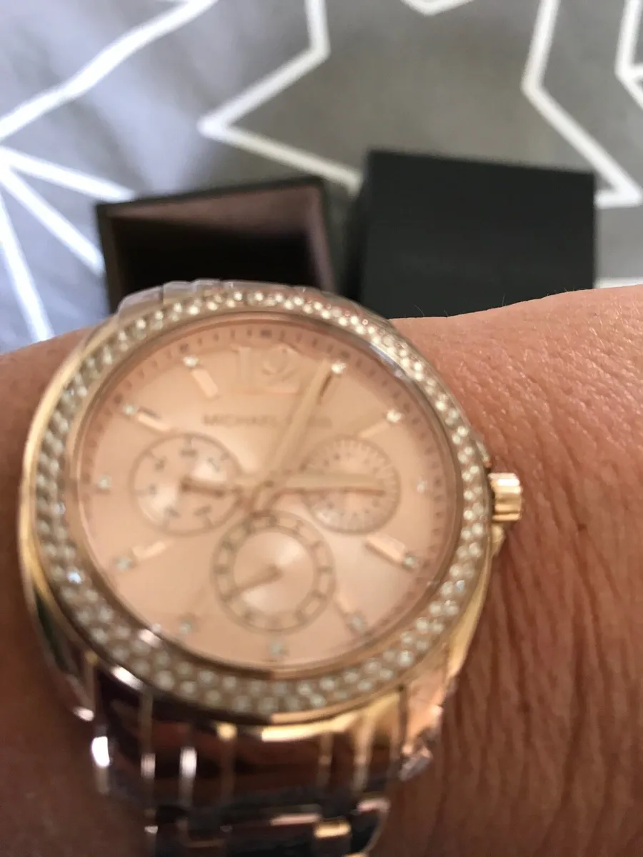 Rose gold watch - Image 4