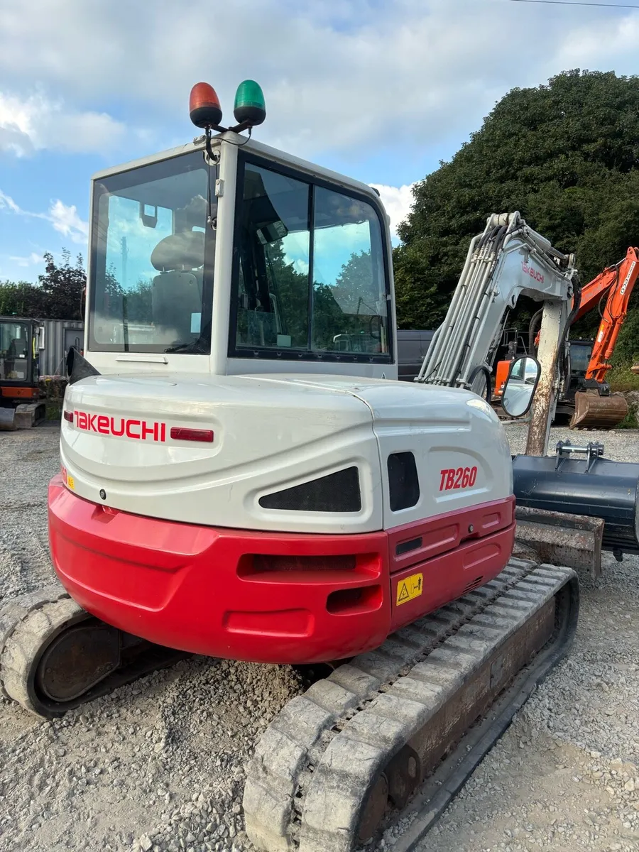 2017 TAKEUCHI TB260 - Image 2