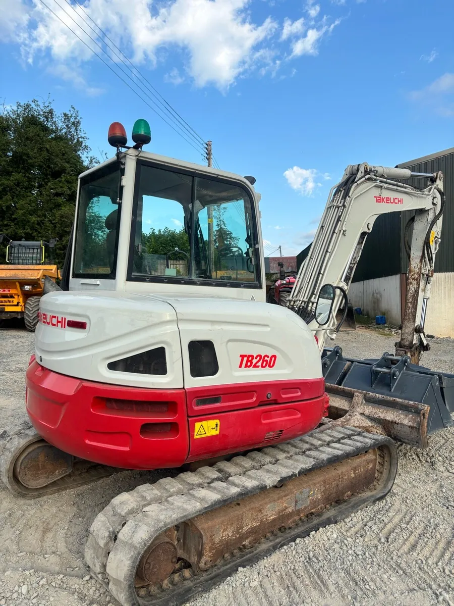 2017 TAKEUCHI TB260 - Image 1