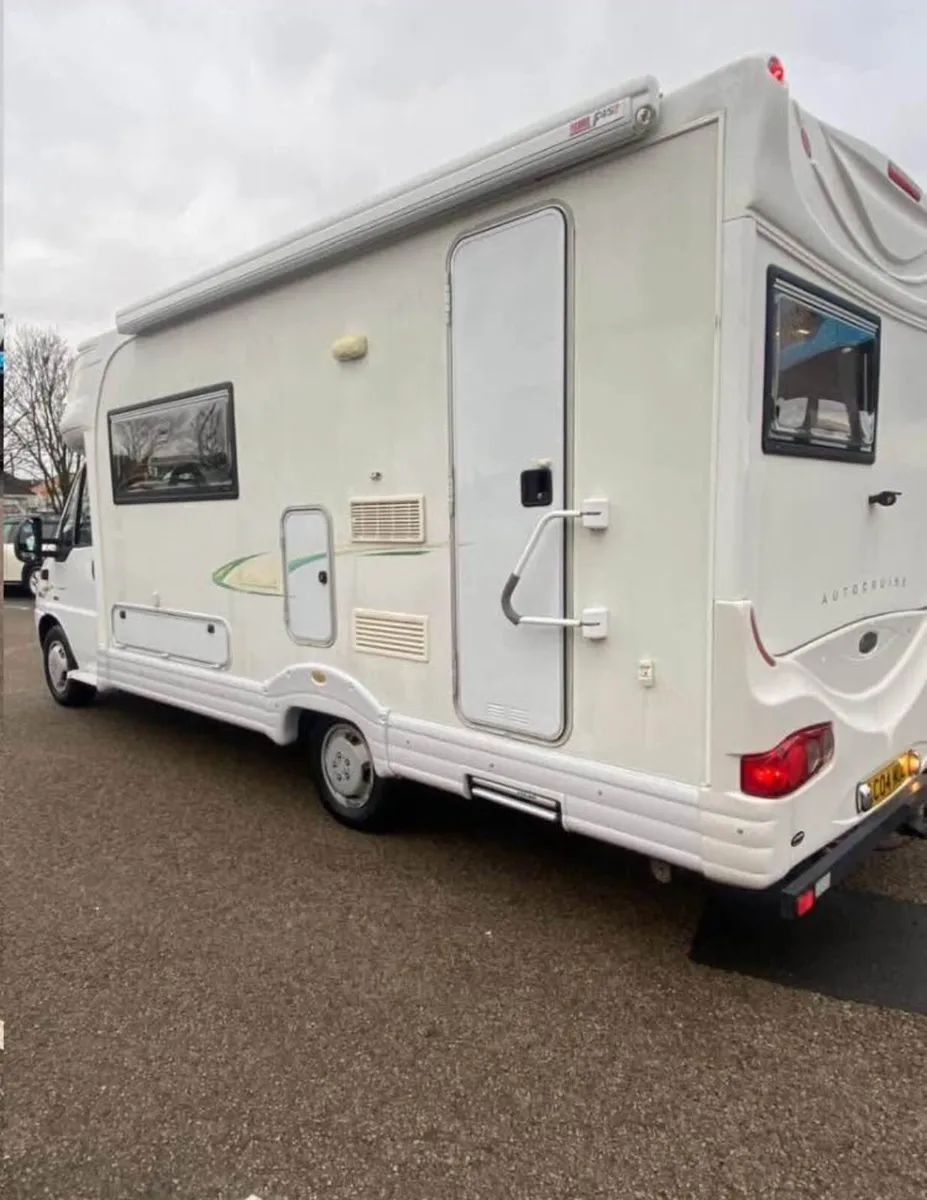 Peugeot boxer 2.8 TDI AUTOCRUISR 2 berth low line - Image 4