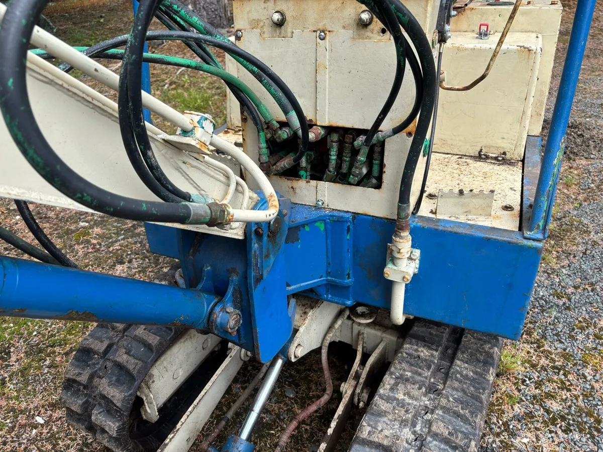 Mini digger - Image 3