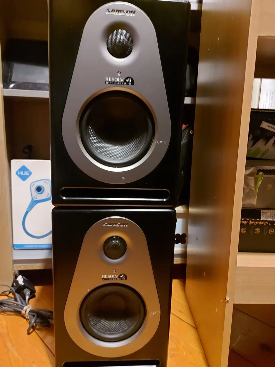 Pair of Samson Resolv A5 active studio monitors - Image 2