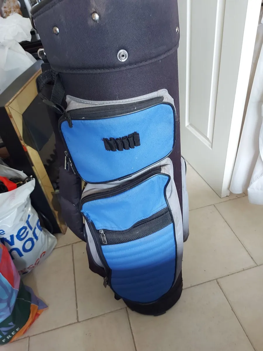 GOLF BAG and Large selection of Golf Clubs and Woo - Image 2