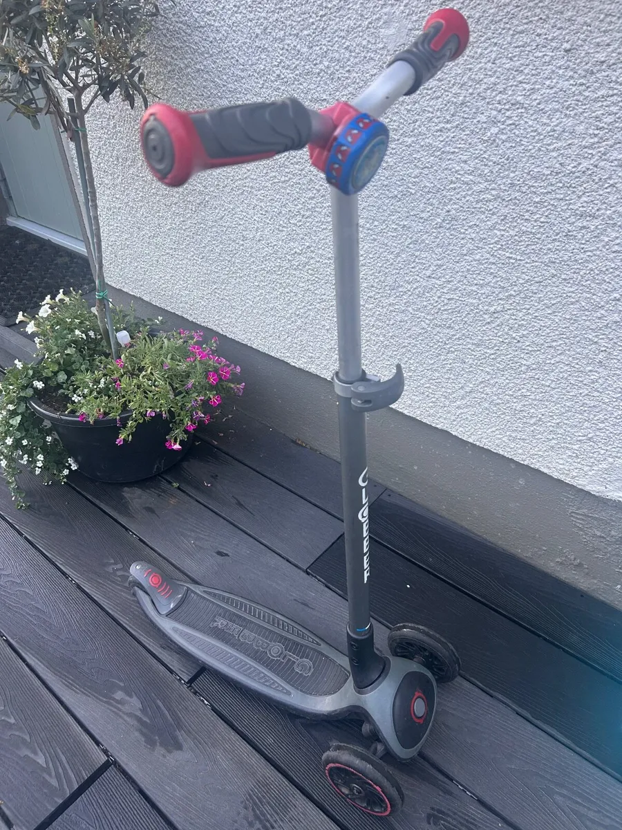 Globber 3 wheel scooter - Image 3