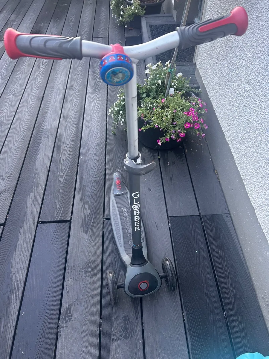 Globber 3 wheel scooter - Image 4