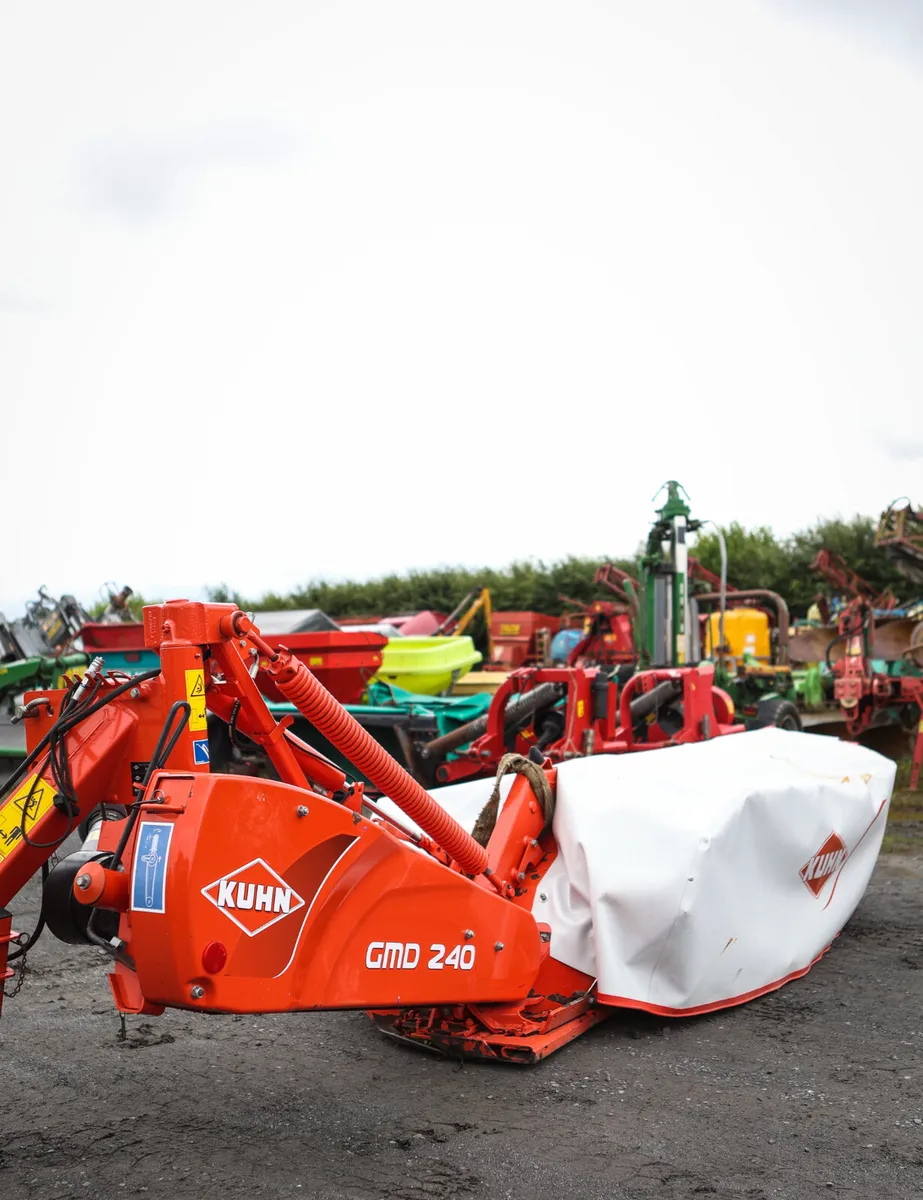 Kuhn GMD240 8FT Mower - Image 2