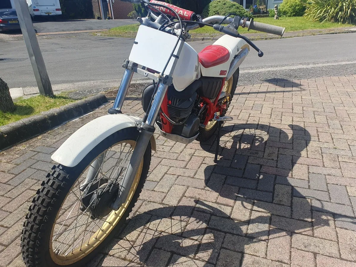 Motorcycle - Image 4