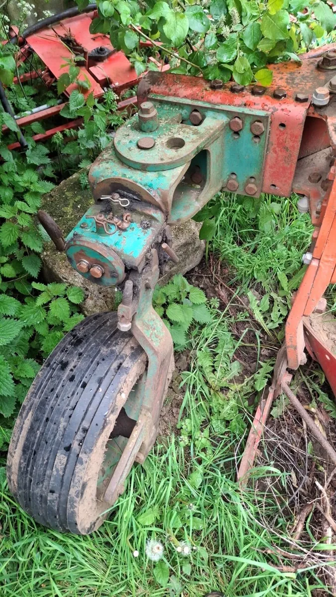 Ploughes  Kverneland/ Kuhn - Image 3