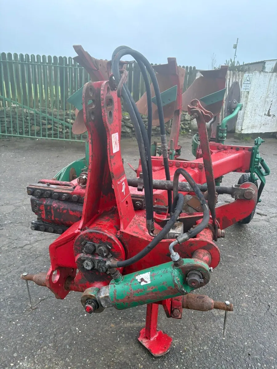 Ploughes  Kverneland/ Kuhn - Image 4