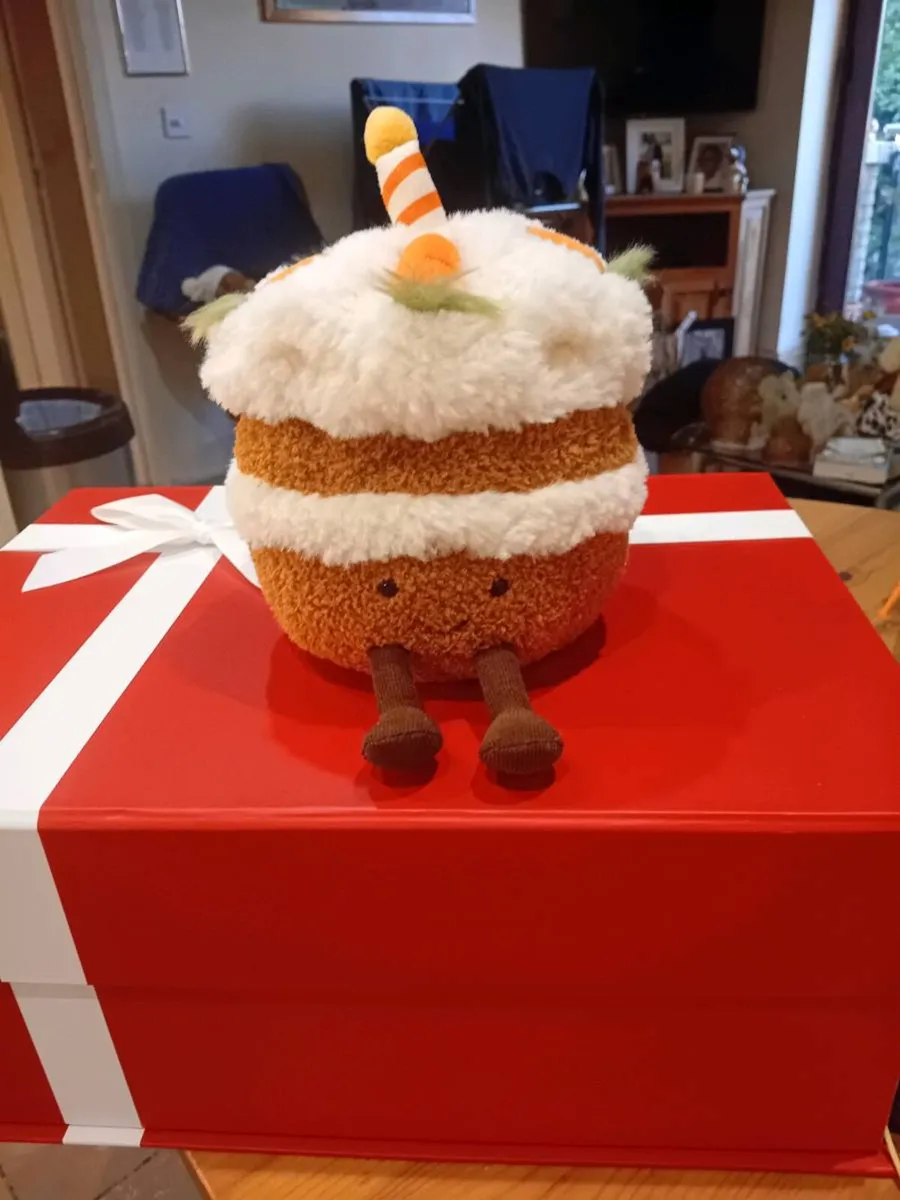 Carrot Cake Jellycat - Image 1