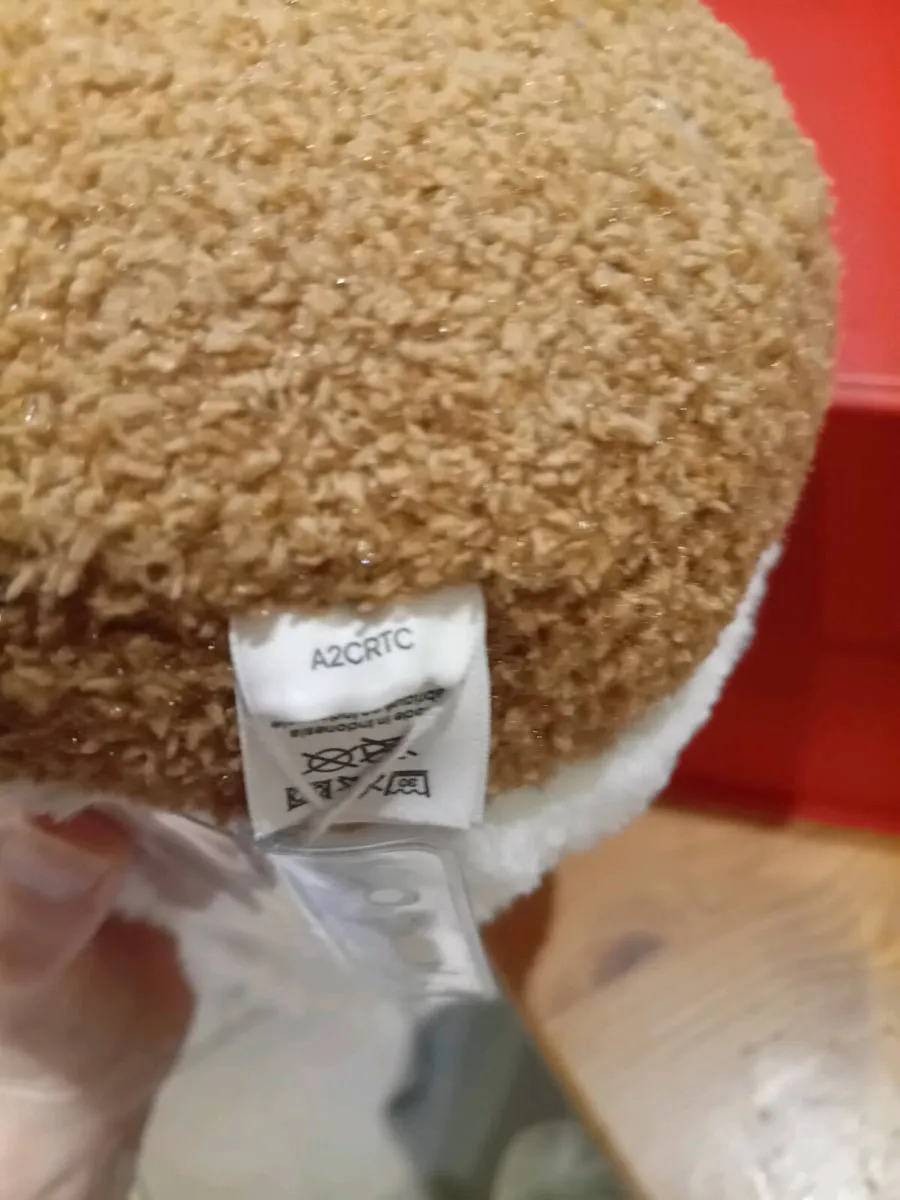 Carrot Cake Jellycat - Image 2