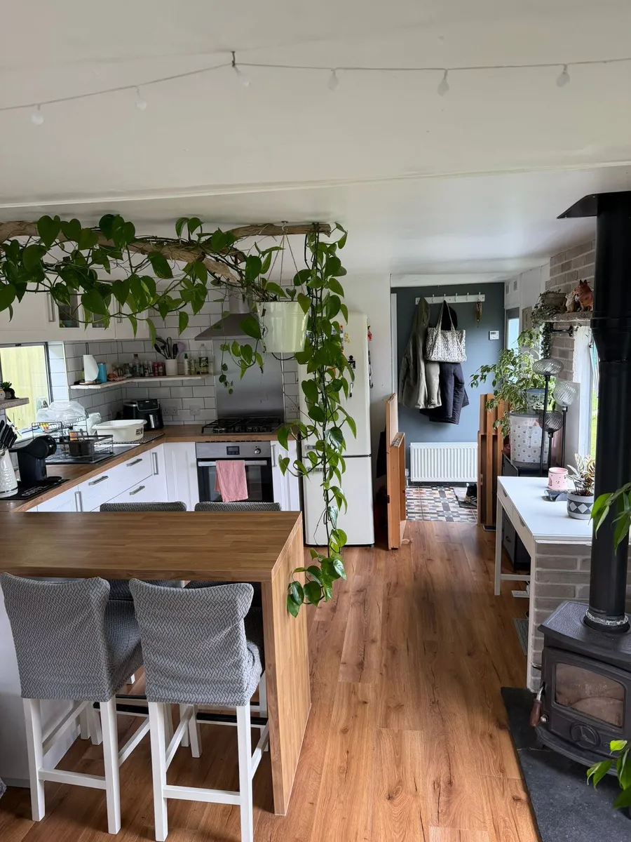 Mobile Home - Image 1