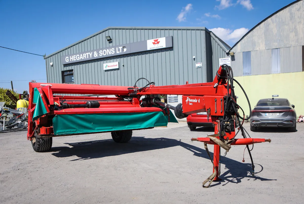Kverneland 4332 Trailed Mower - Image 1