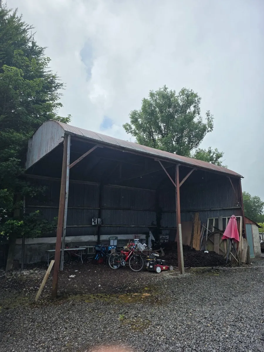 Double bay hay shed - Image 1