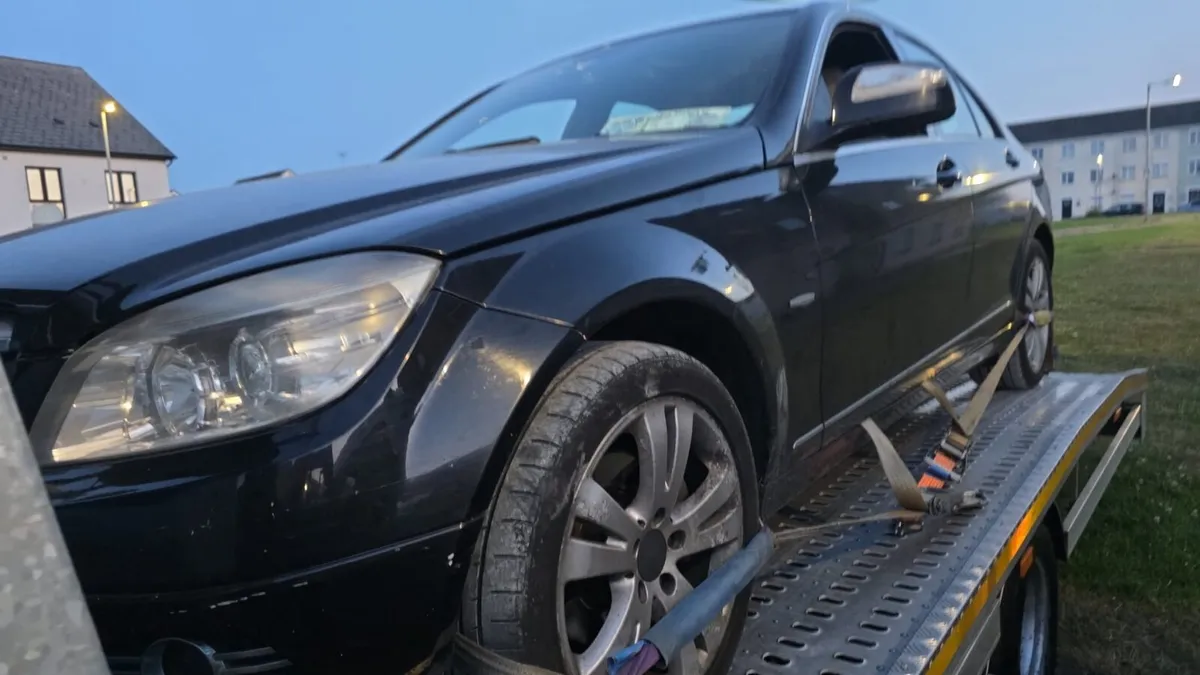 Mercedes c200 08 petrol for breaking - Image 2