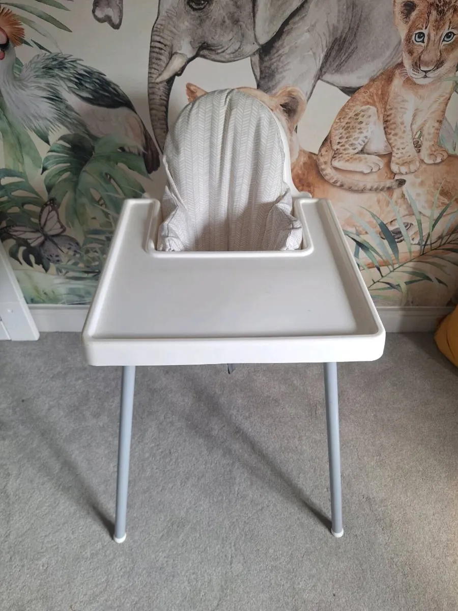 Highchair with Supporting Cushion