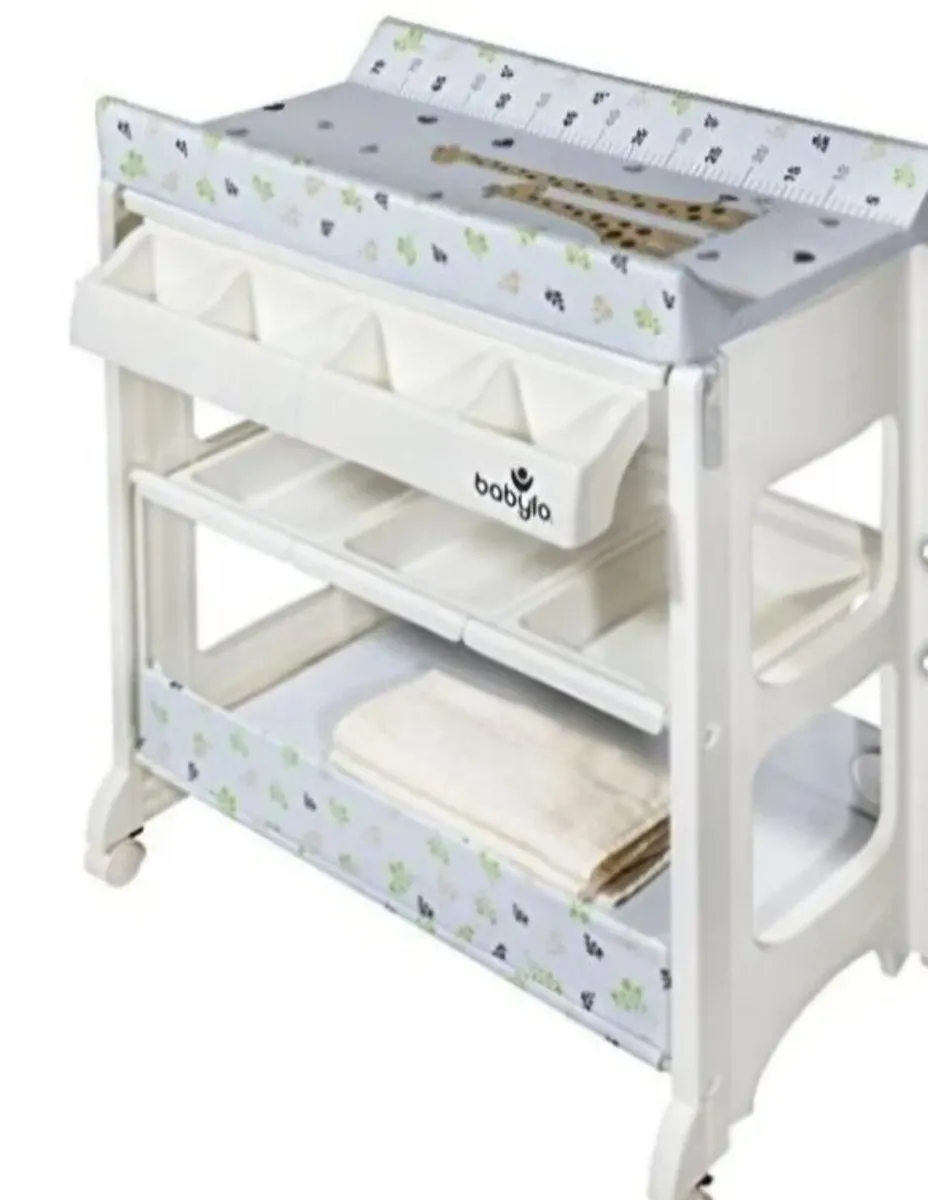 Babylo Smart Changer with Bath