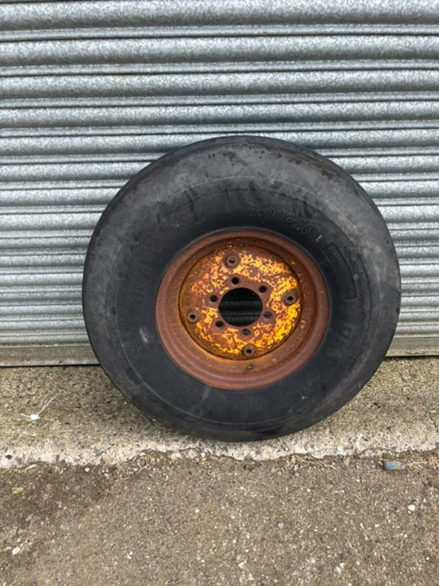900 x16 BKT Wheel Suit MF 50B or MF 50 etc - Image 2