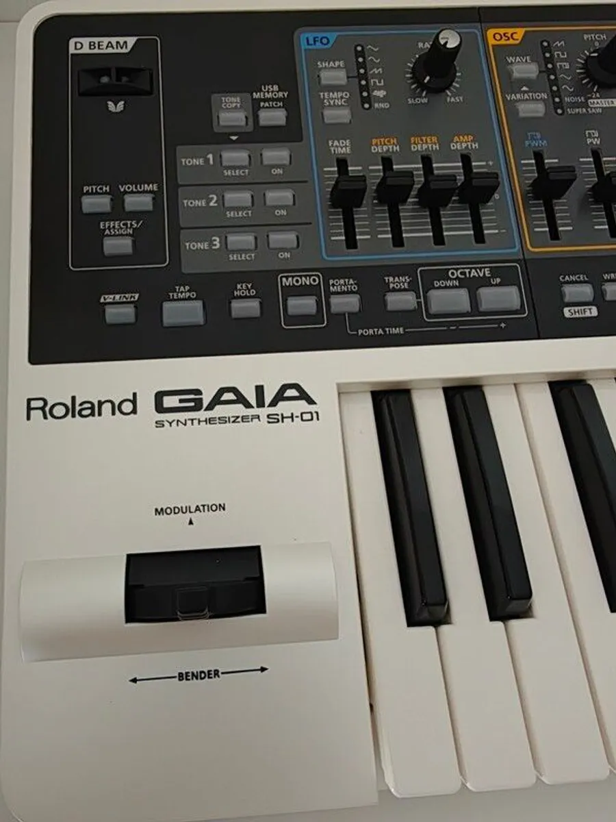 Roland SH 01 Gaia synthesizer like new w/box - Image 3