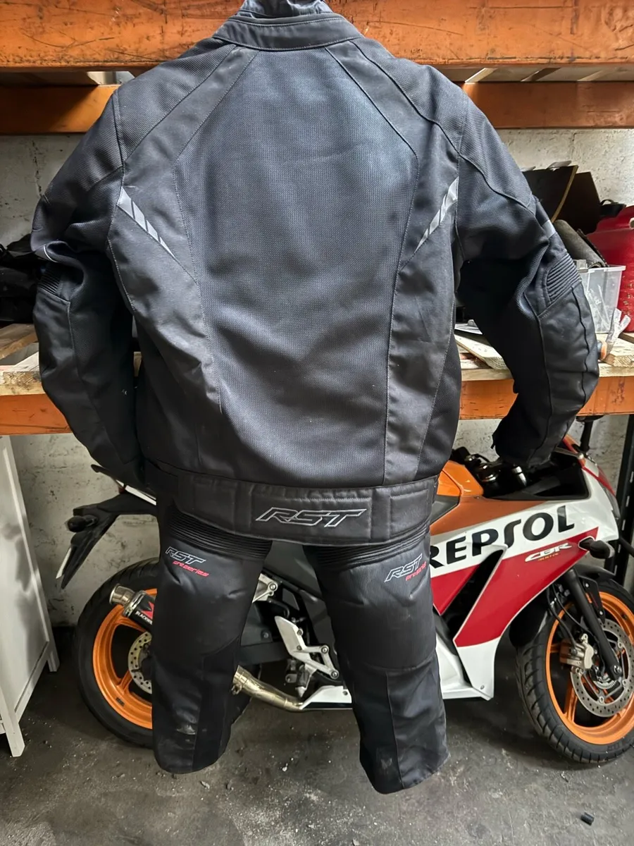 Rst - Image 1