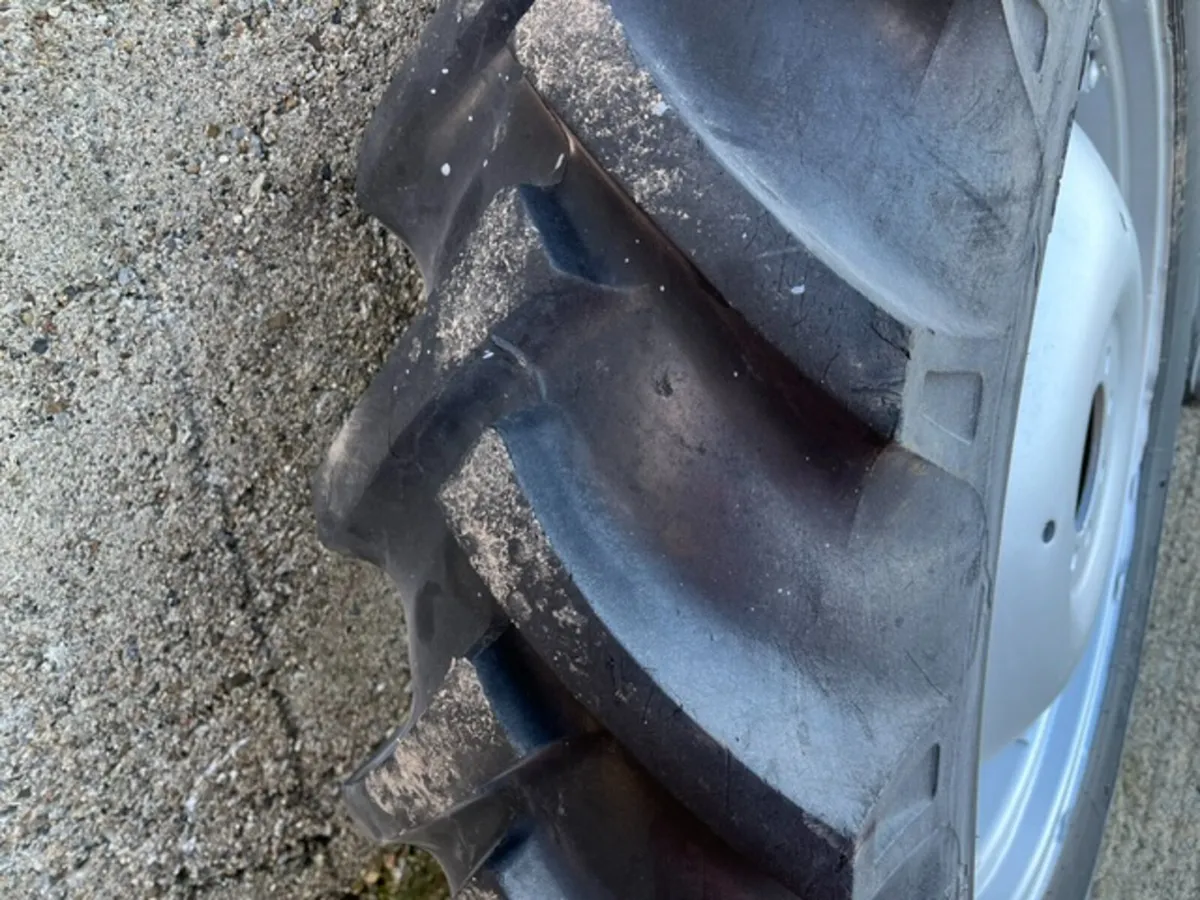 13.6 x 36 MF Wheels and Tyres - Image 4