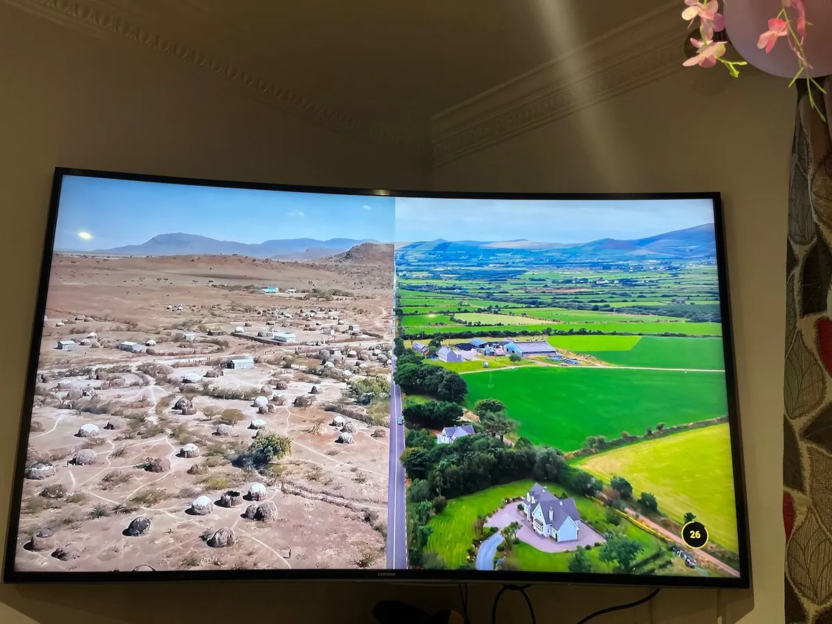 Samsung 50 inch Smart TV curved - Image 4