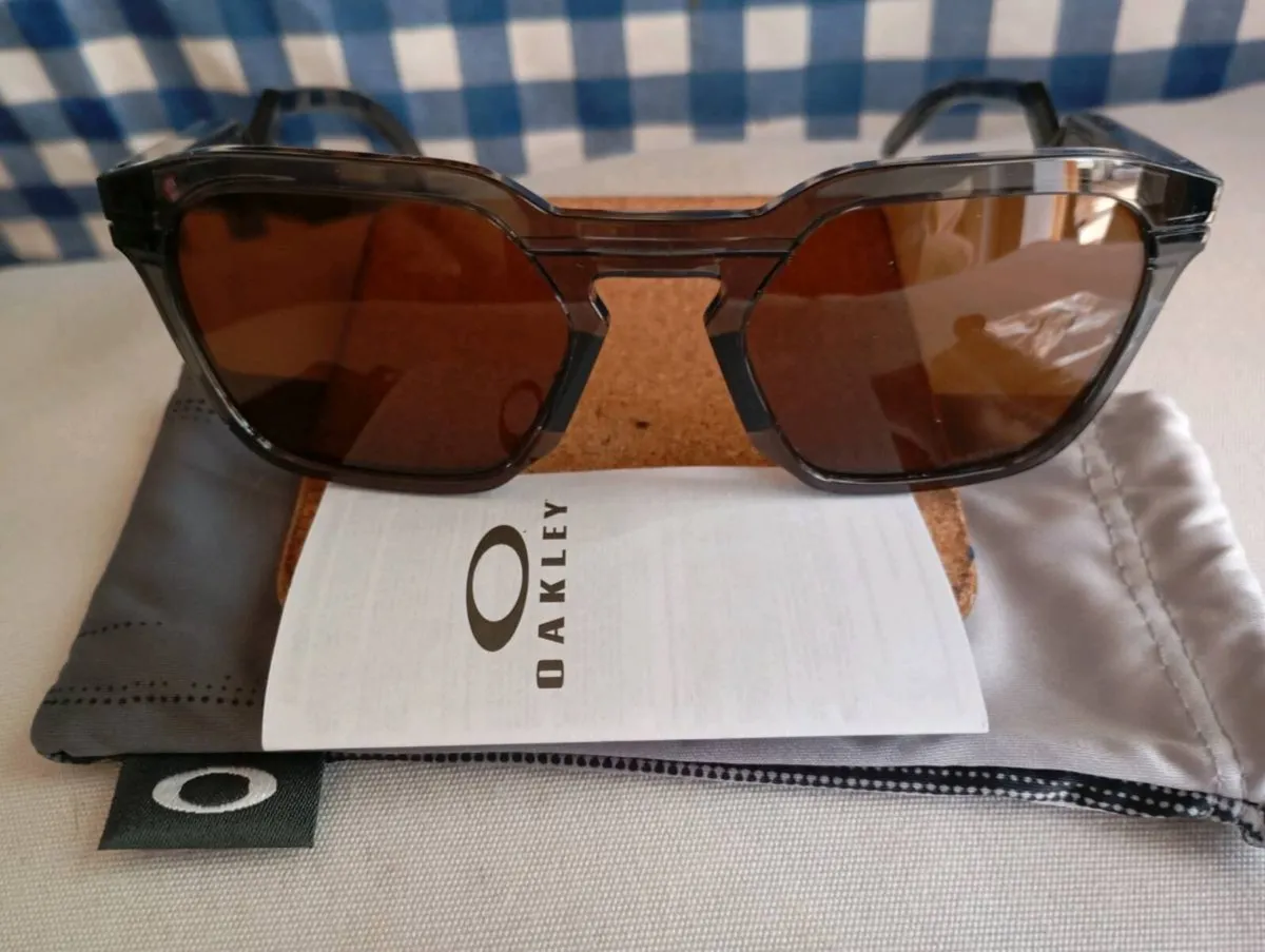 Oakley prizm bronze lenses Sunglasses - Image 3