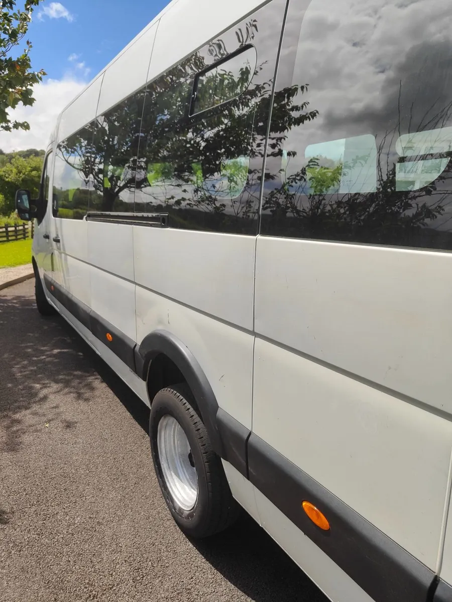 2010   17 seater bus twin wheel - Image 4