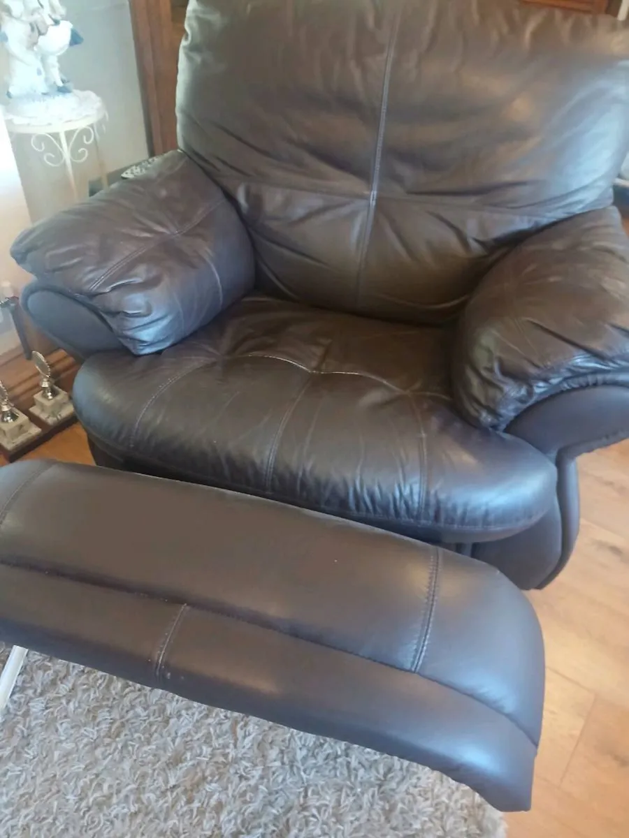 Leather two seater and one recliner chair - Image 3