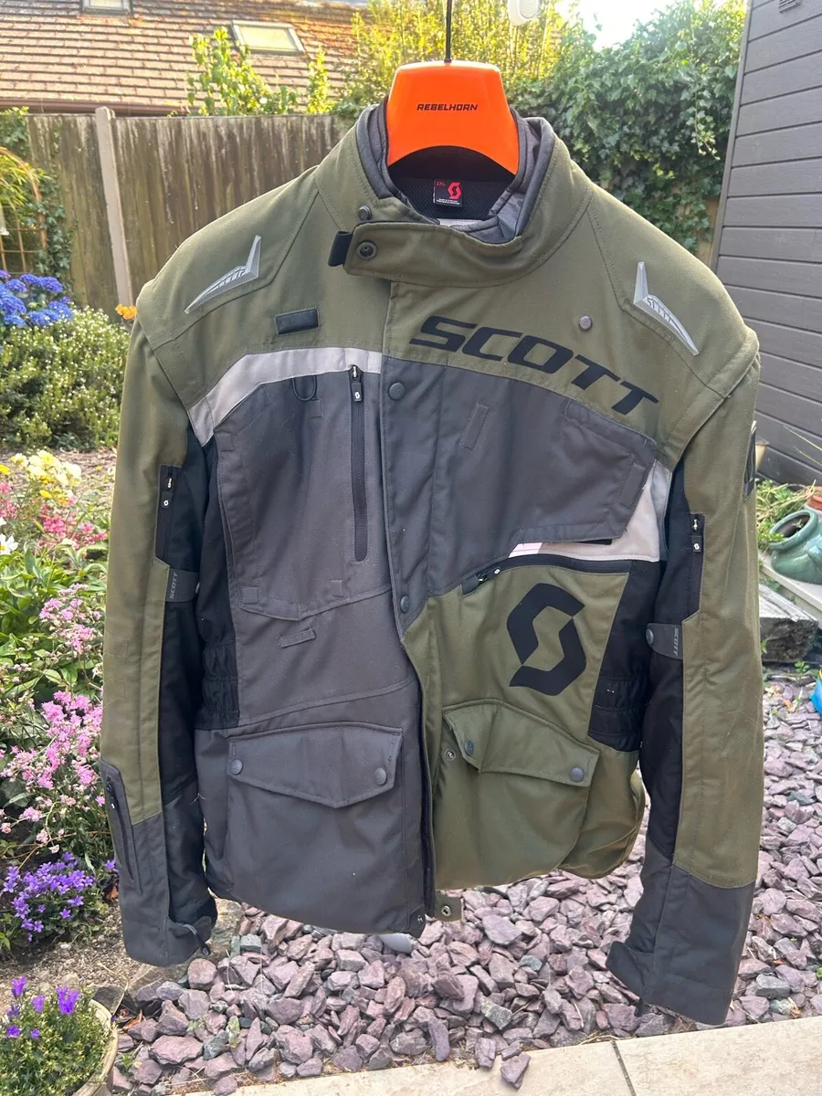 Scott adventure waterproof  jacket xxl - Image 3