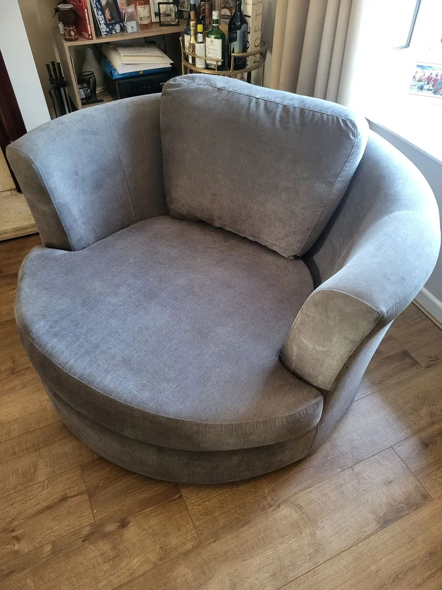 Swivel Cuddle Chair - Image 3