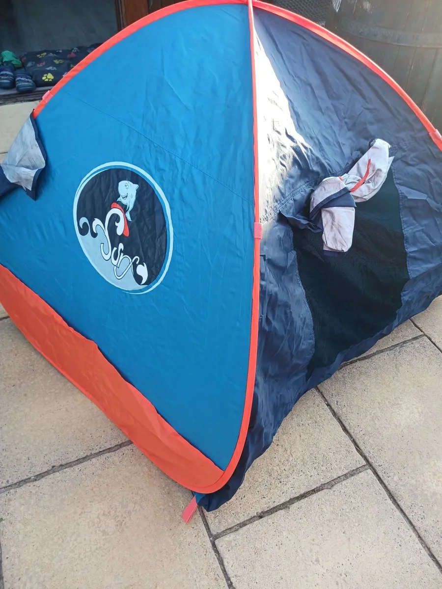 Tent - Image 4