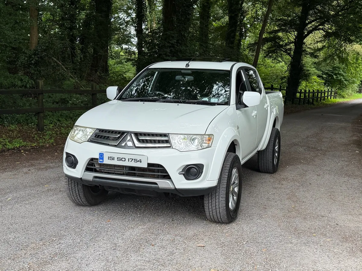 2015 L200 Crew Cab - Image 3