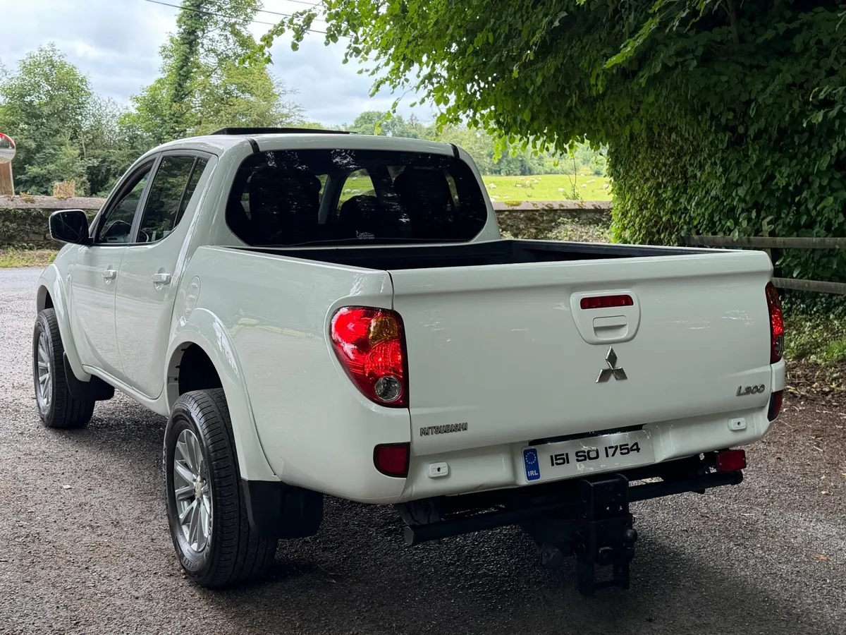 2015 L200 Crew Cab - Image 4