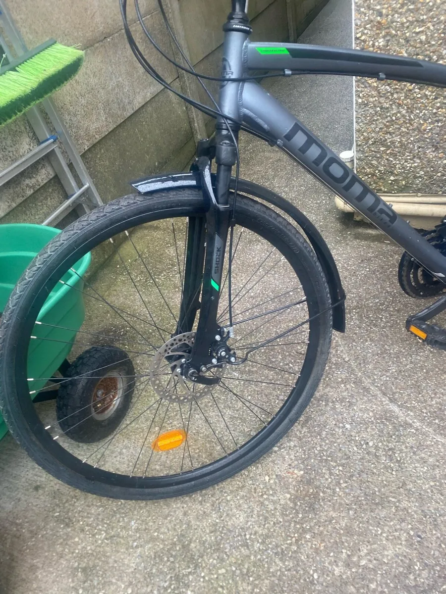 Moma Trekking Pro Hybrid Bike - Image 2