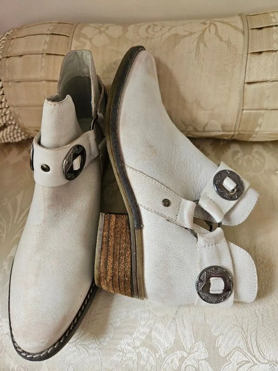 Ladies ankle boots - Image 3