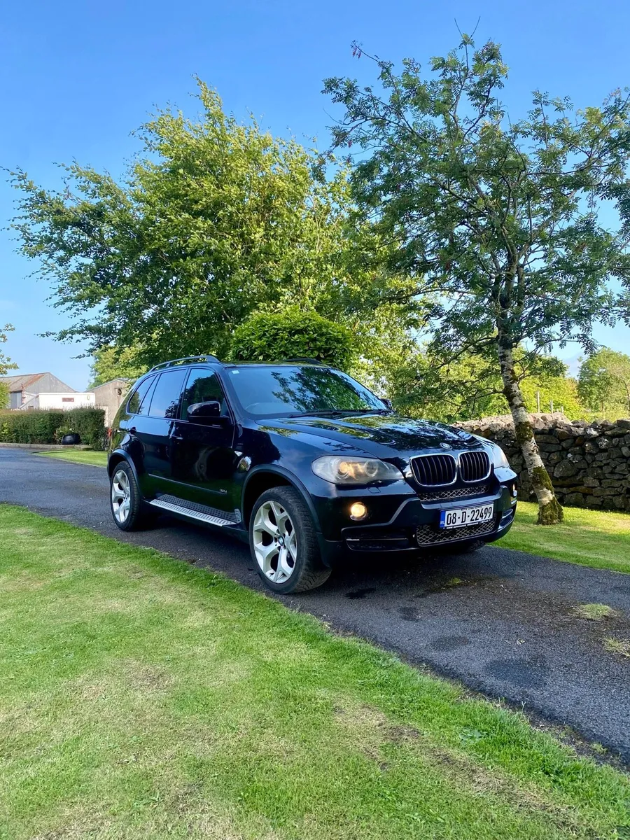 BMW x5 crew cab - Image 1