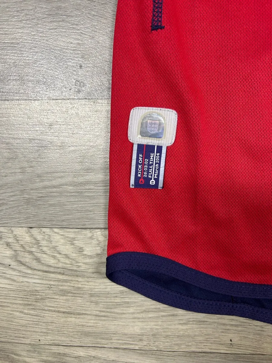 Vintage 2002 Umbro England Reversible Jersey Shirt - Image 2