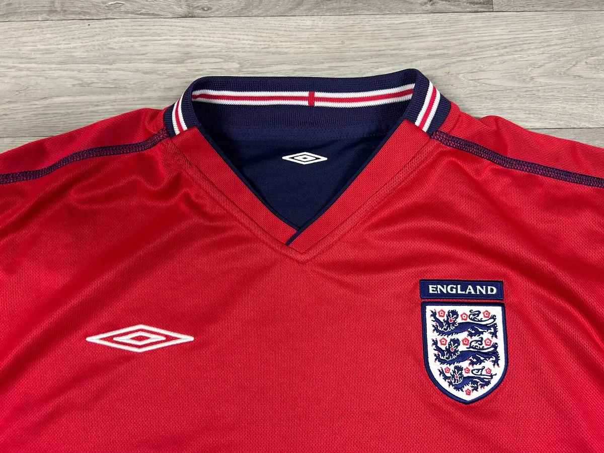 Vintage 2002 Umbro England Reversible Jersey Shirt - Image 3