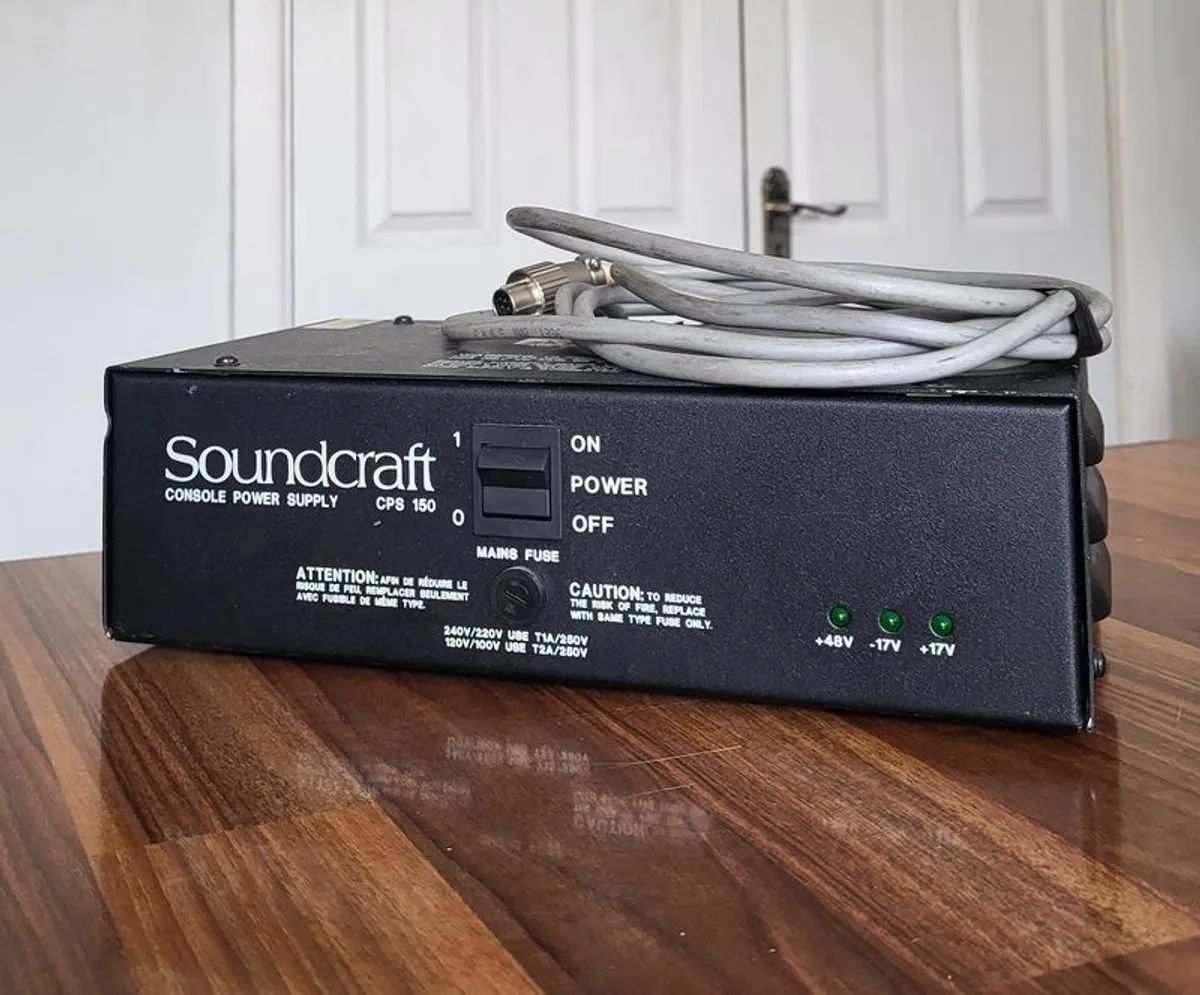 Soundcraft Delta 200 AVE 8 Channel 4-Bus Master Pure Pre-Harman Analog Modular Desk With Case - Image 2