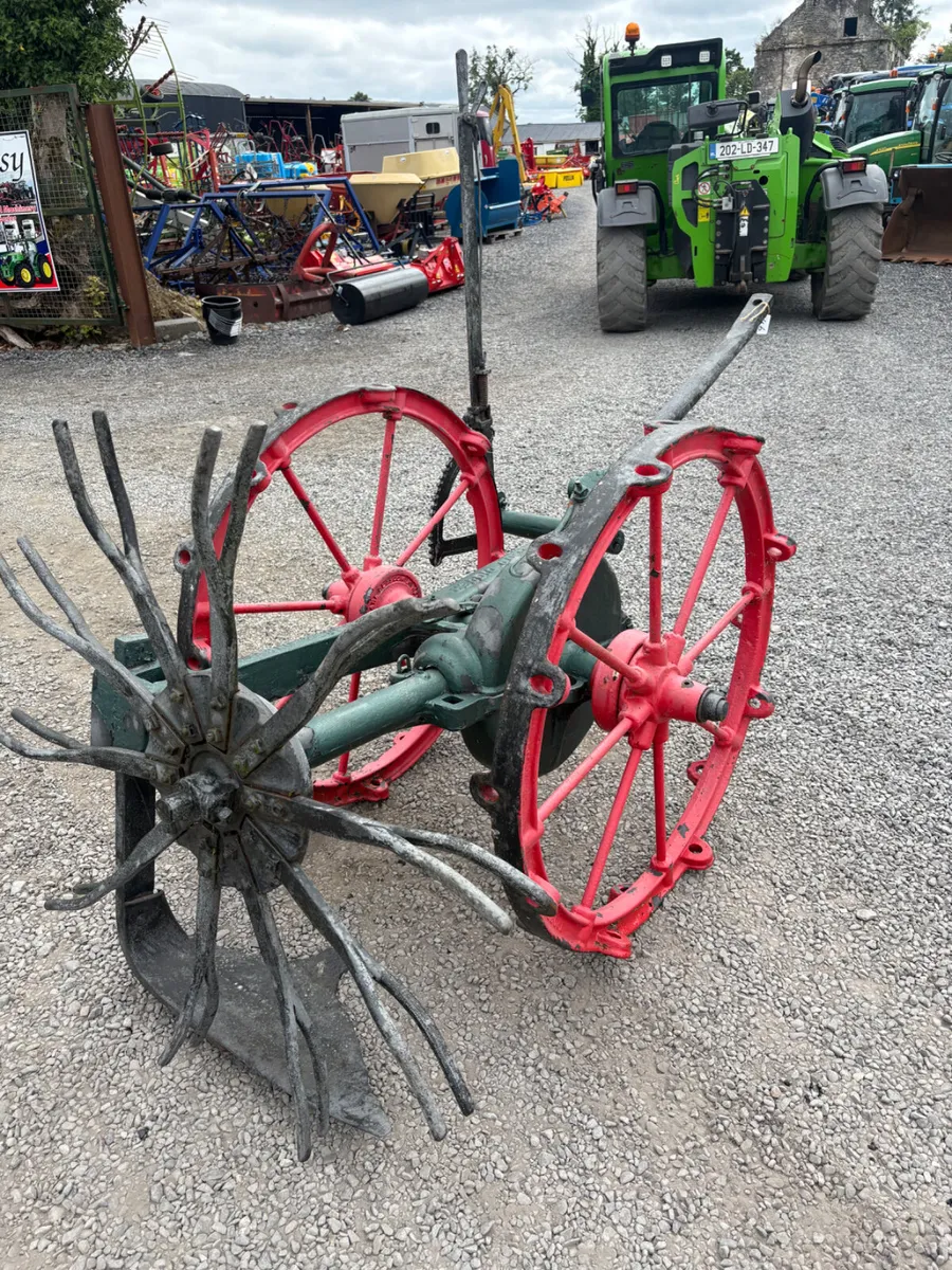 Wallace potato  Digger - Image 1